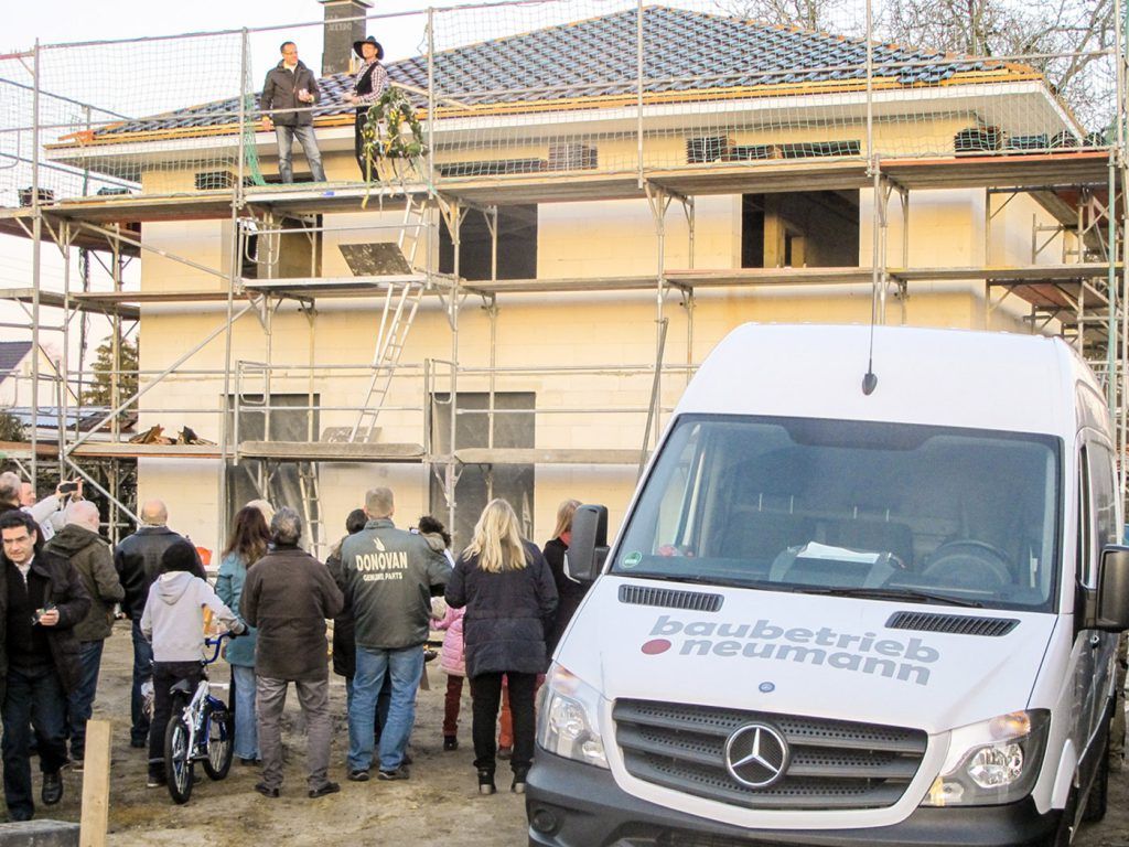 Dezember 2015 - Neubau Einfamilienhaus, Berlin Pankow Richtfest nach 4 Wochen Bauzeit