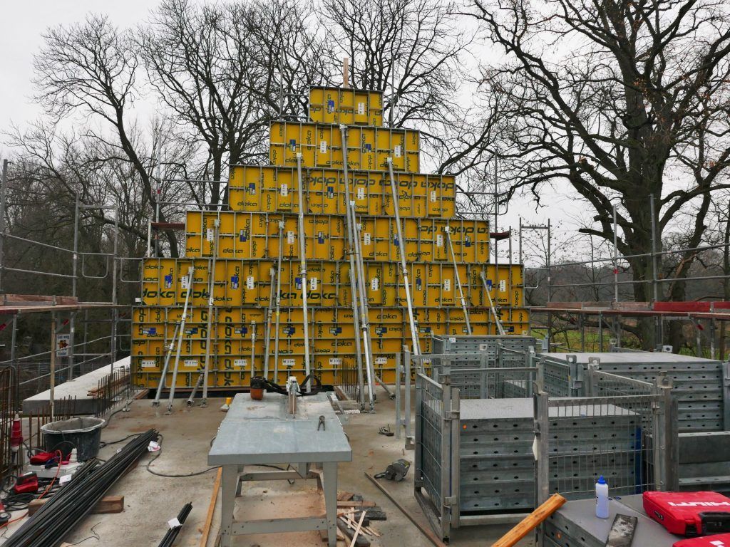 Dezember 2020 - Neubau Dreiseithof, Mönchwinkel - Schalung Giebelwände
